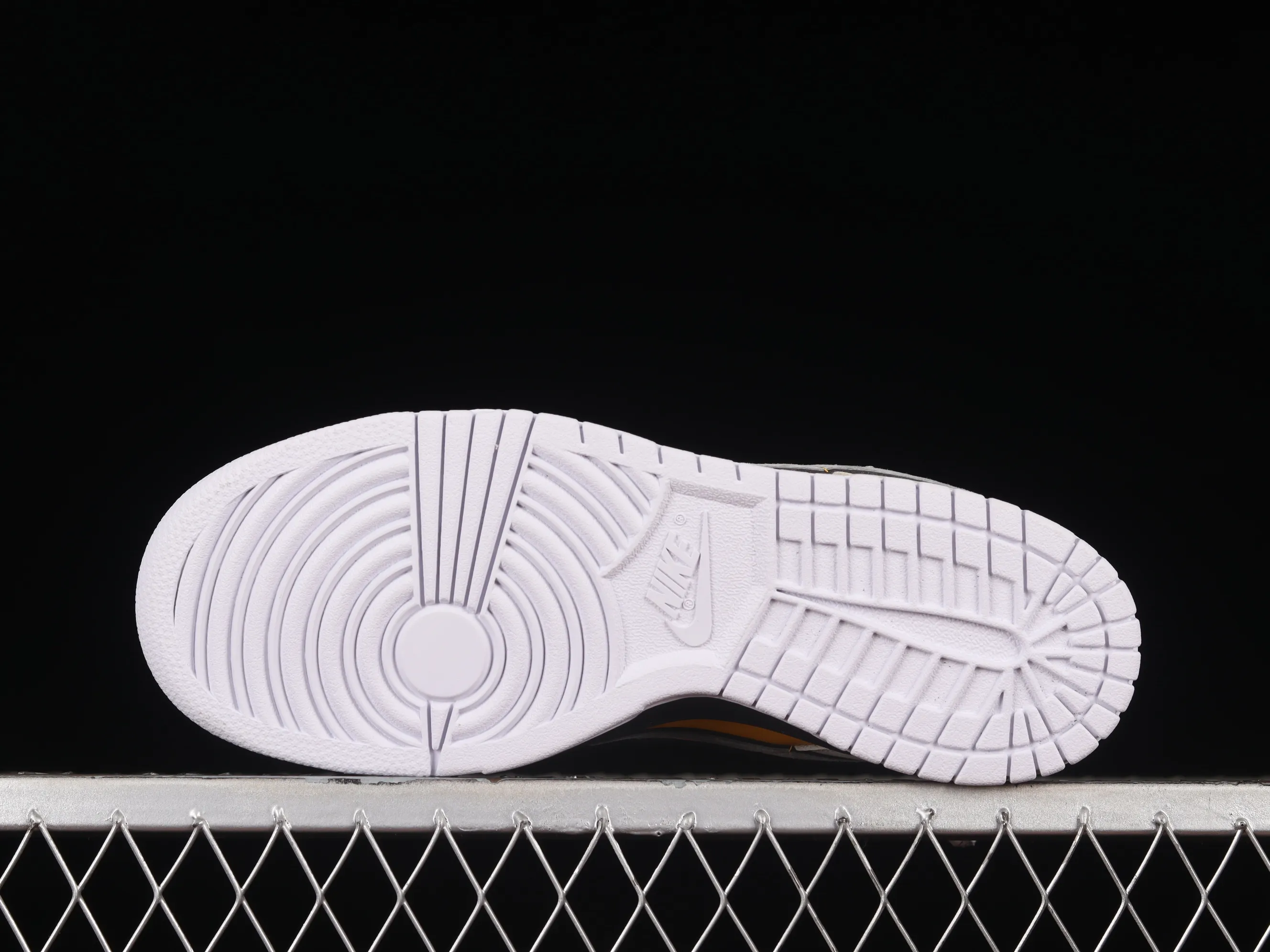 All categories Nk SB Dunk series Nk SB Dunk Low low-top sneakers Nk SB Dunk Low "Kobe" Kobe Bryant joint commemorative model SB low-top sports and leisure sneakers LF2428-005